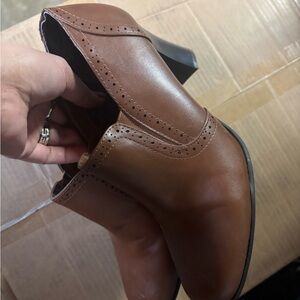 Elegant Brown Leather Heels